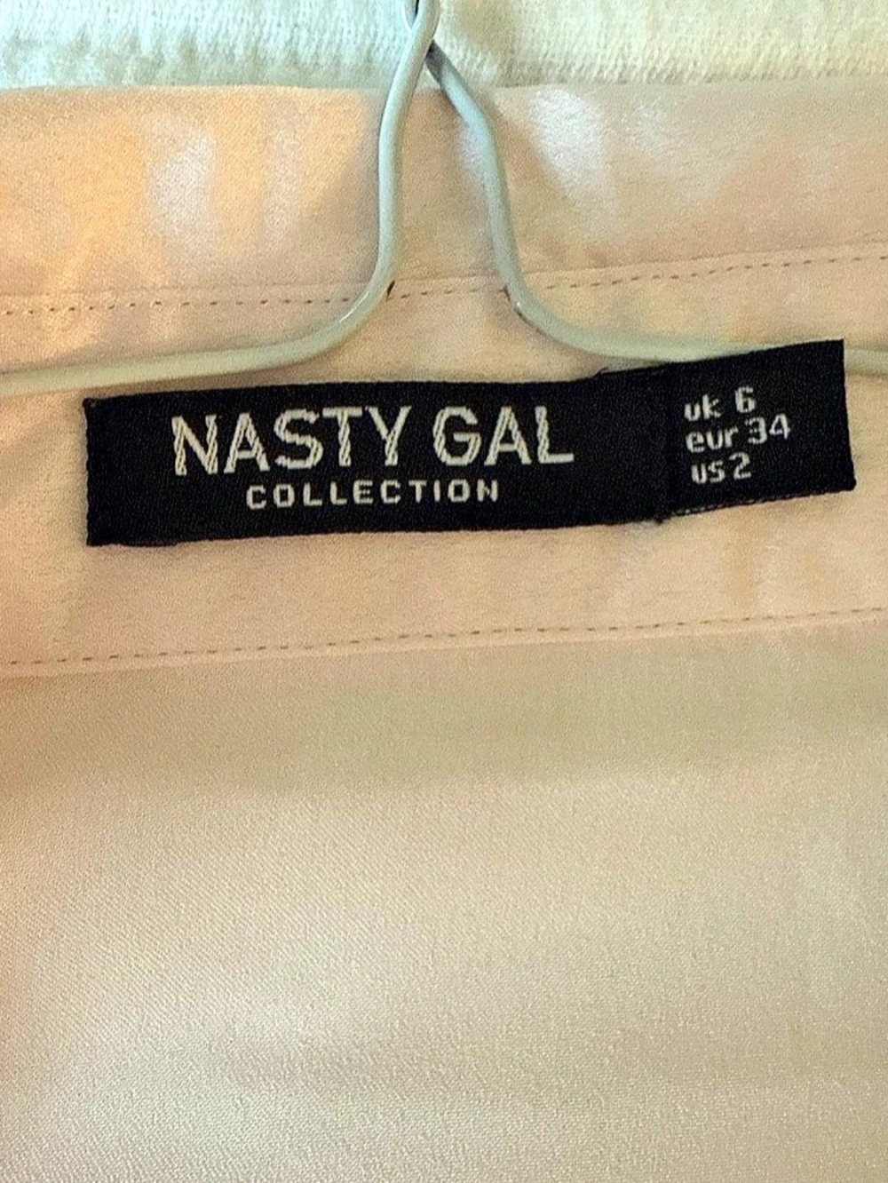 Nasty Gal Button Down Shirt in Pink Size 2 Like New - Picture 3 of 3